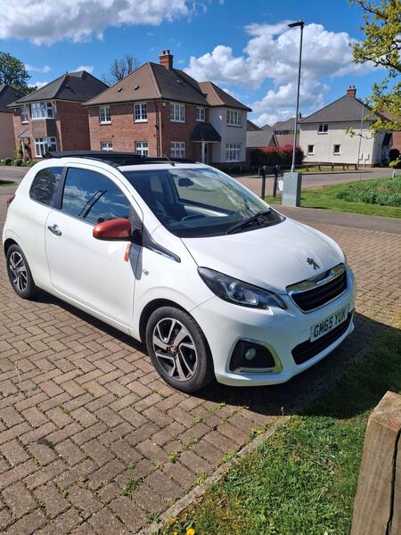 PEUGEOT 108 1.2 PureTech Roland Garros