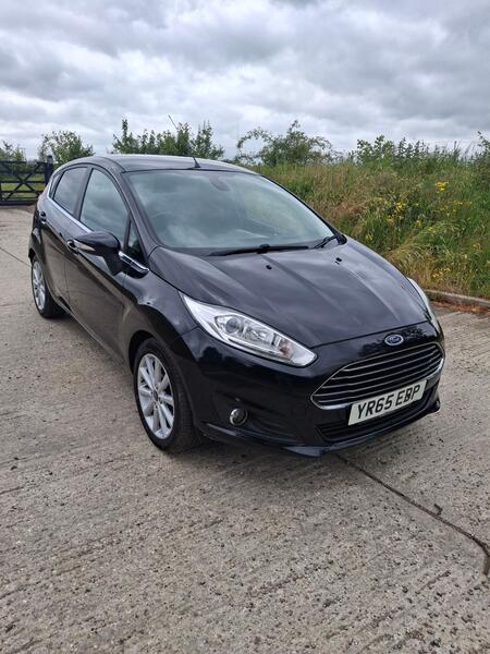 FORD FIESTA 1.0 T EcoBoost Titanium